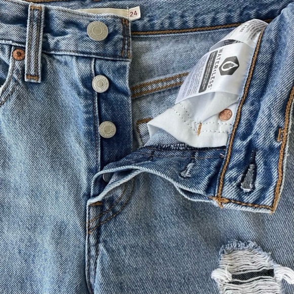 Levi’s Premium Wedgie Cotton Button Fly High Rise Distressed Jeans - Picture 6 of 12